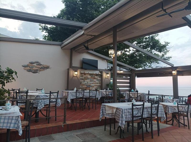 Ενοικιαζόμενα Δωμάτια "Pelion Plaza" Agios Ioannis  Exteriör bild